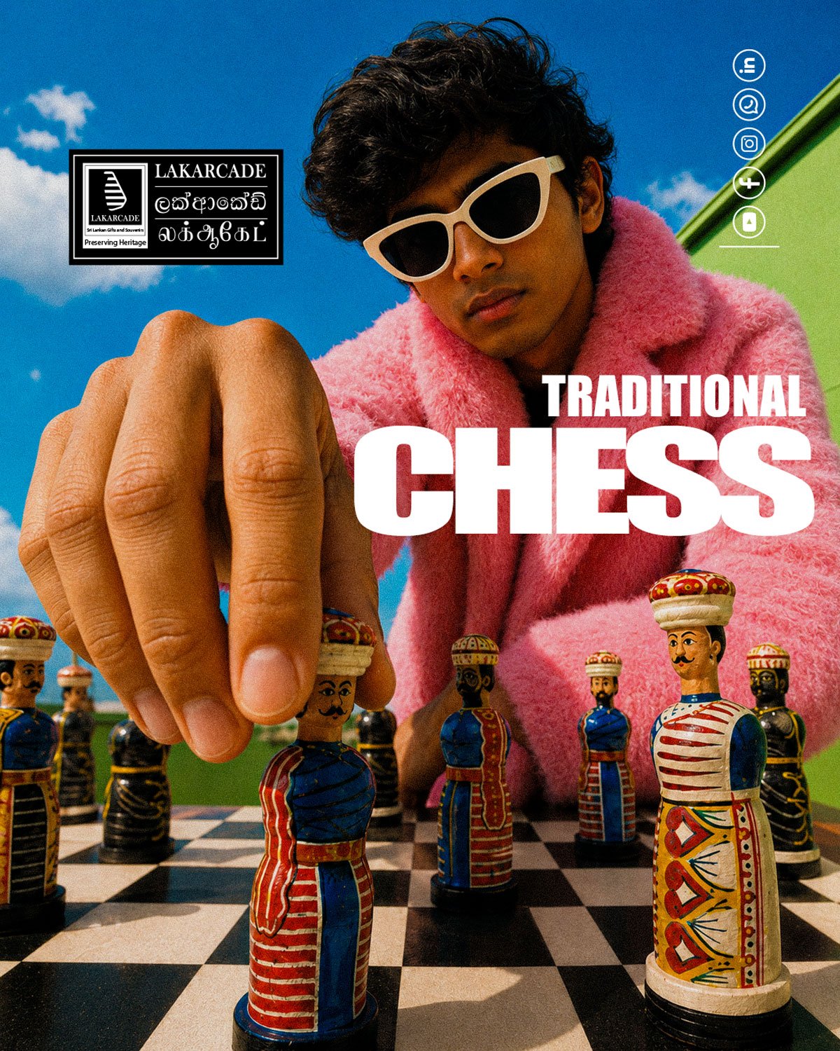 Traditional Lakarcade chess set with hand-painted pieces